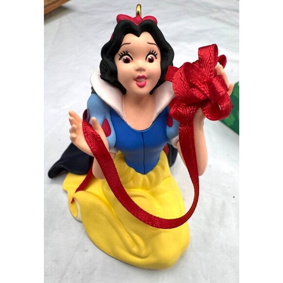 Hallmark Keepsake Ornament Set Of 2 Disney Snow White & Dwarf Anniversary Editio - Picture 8 of 11